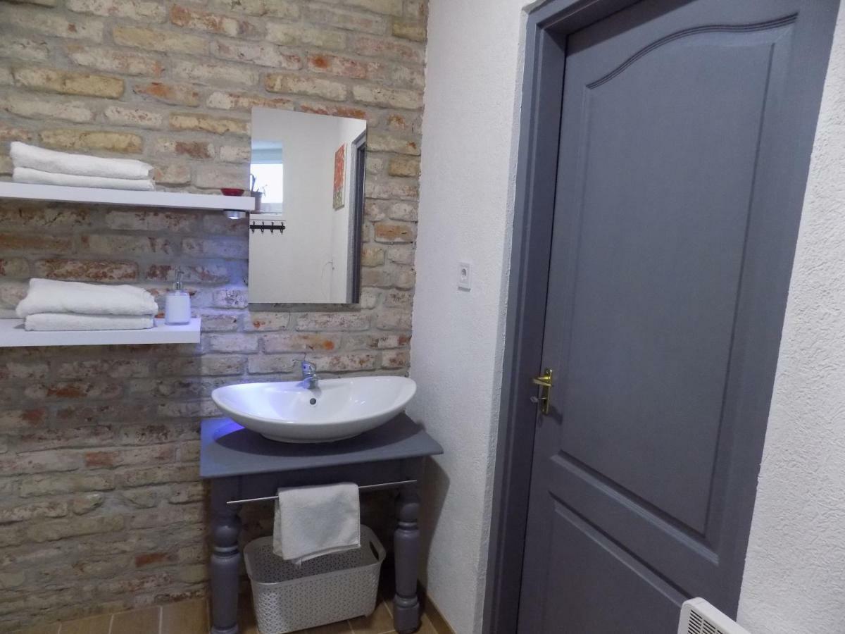Koller Apartmanház Sárvár Exterior foto